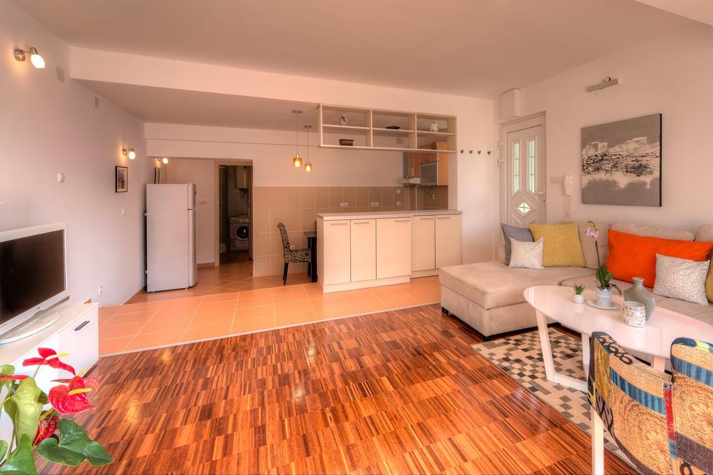 Apartments City Center Tivat Buitenkant foto