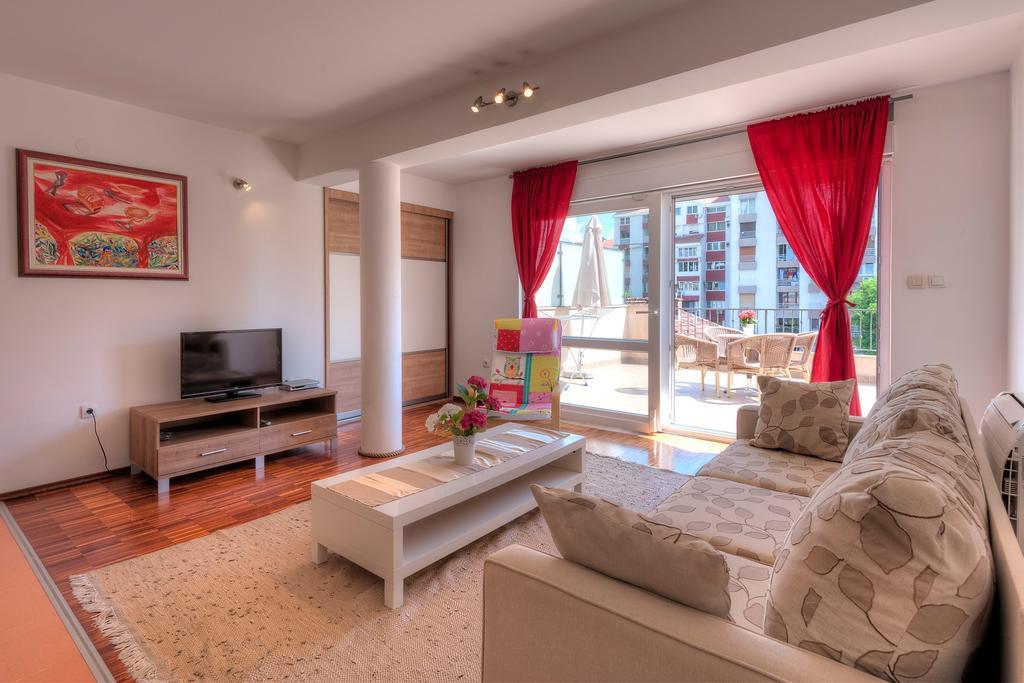 Apartments City Center Tivat Buitenkant foto