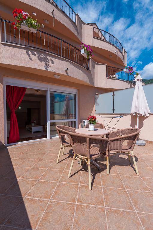 Apartments City Center Tivat Buitenkant foto