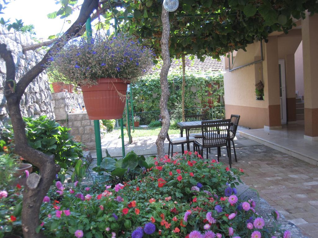 Apartments City Center Tivat Buitenkant foto