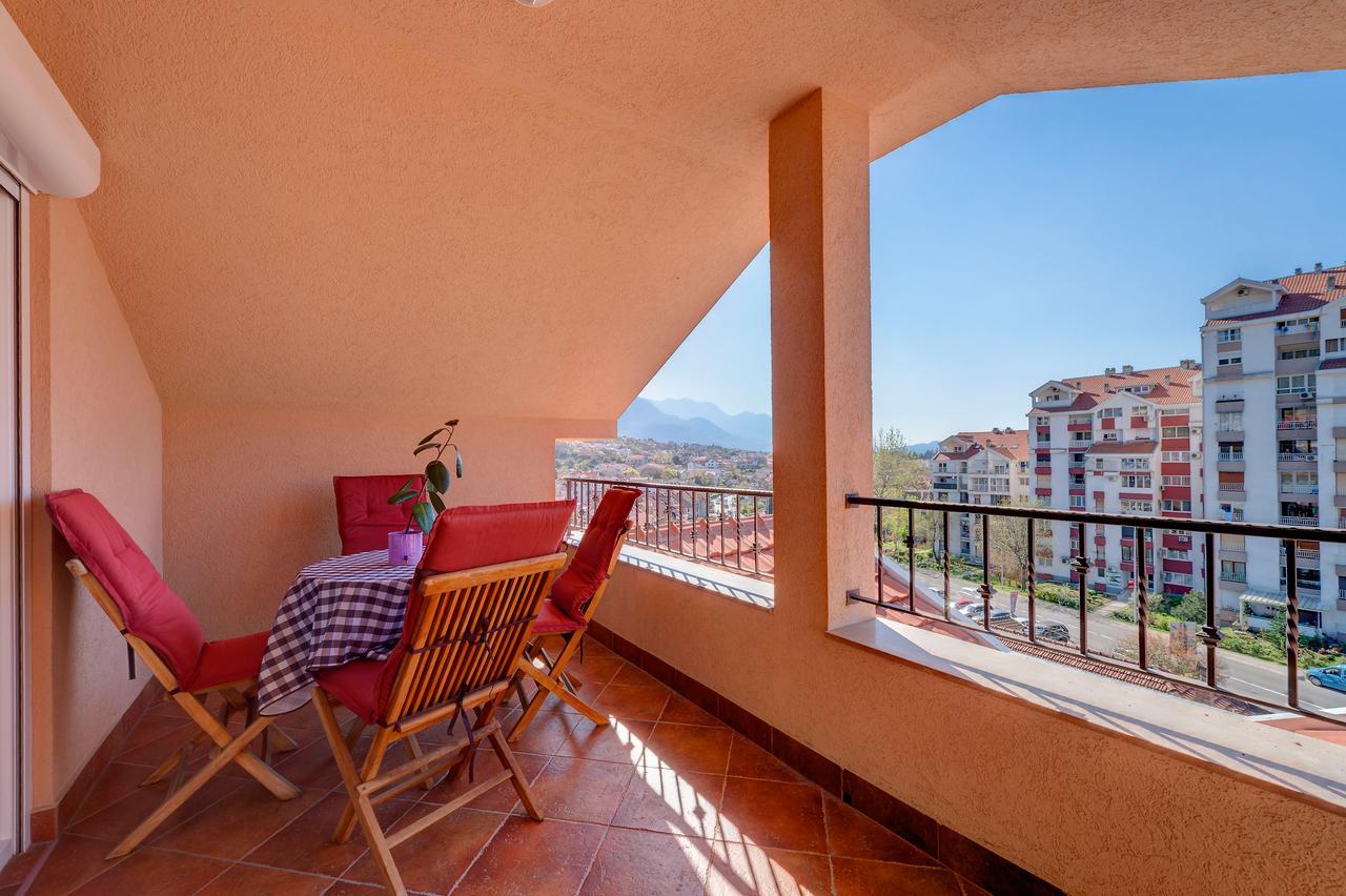 Apartments City Center Tivat Buitenkant foto