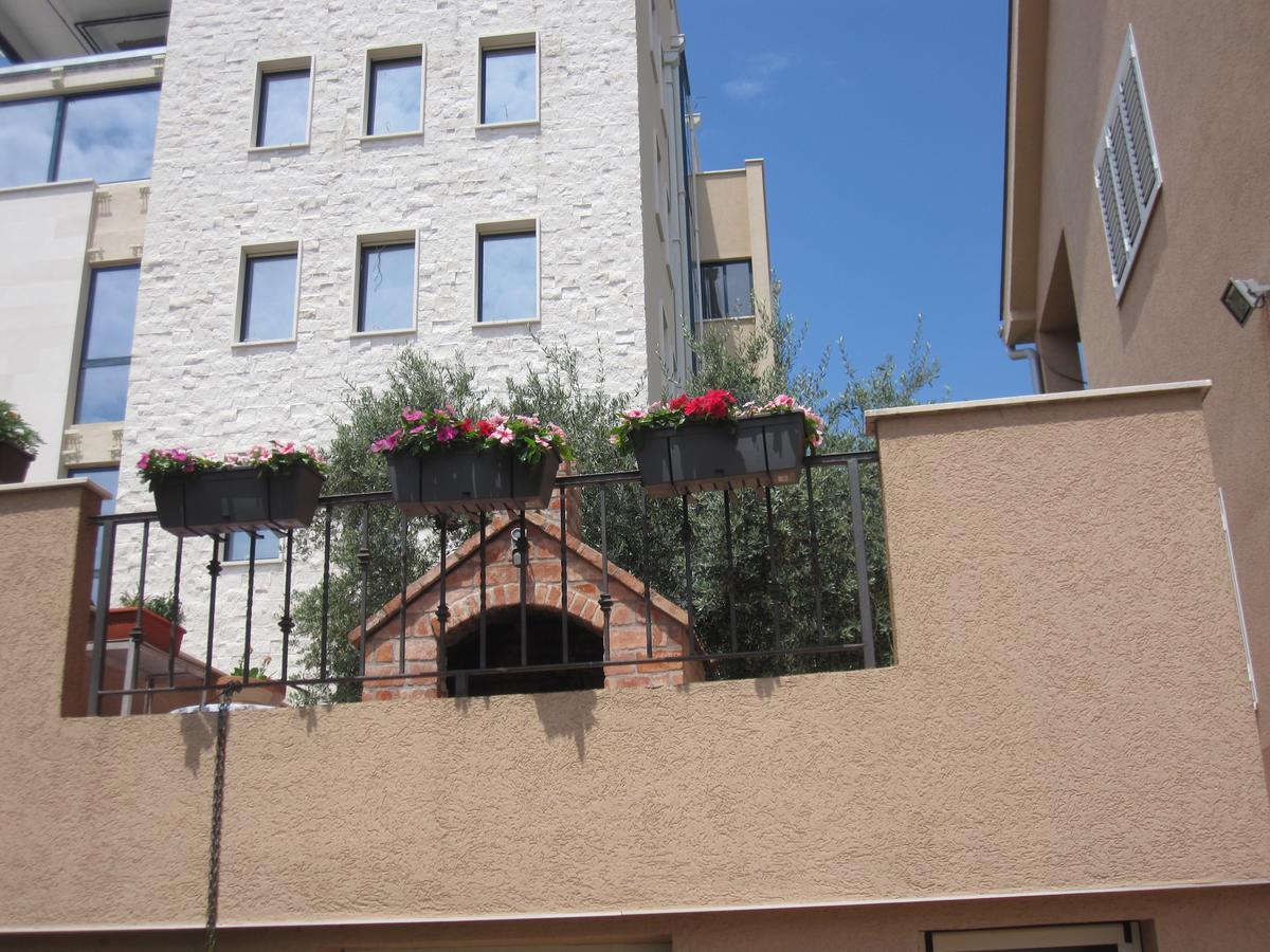 Apartments City Center Tivat Buitenkant foto
