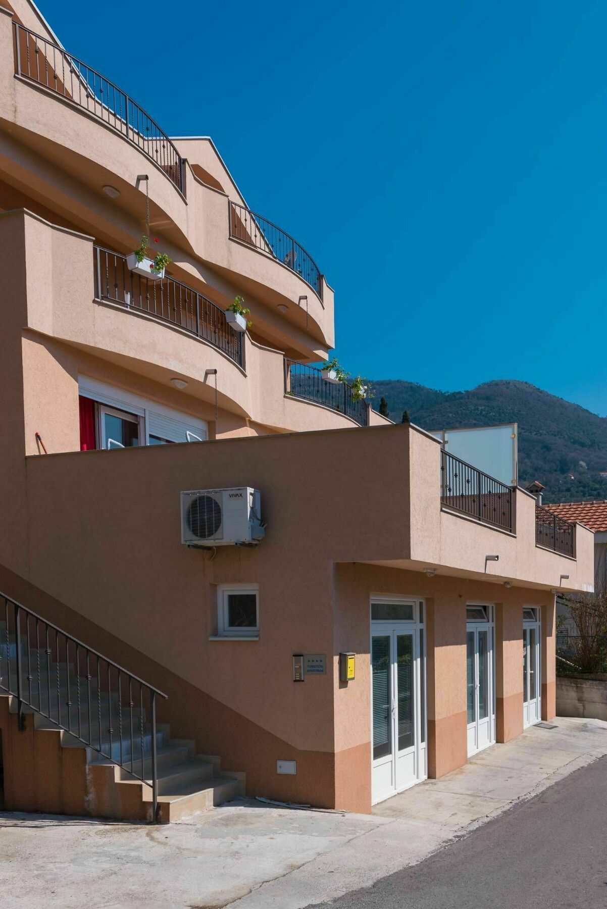 Apartments City Center Tivat Buitenkant foto